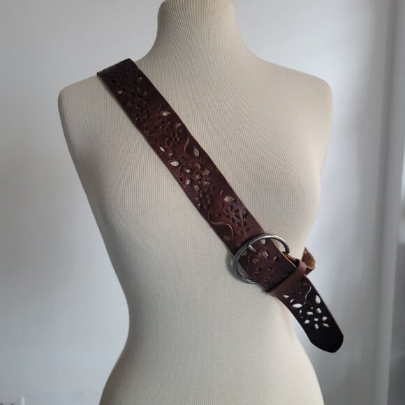 Women's Rustic Leather Belt with Silver Buckle - Picture 9 of 10